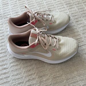 Nike air zoom winflo -women’s size 10